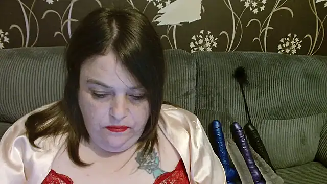 HousewifeMilf_Courtney
