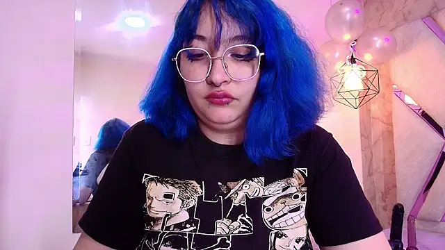 Lilith_curvy