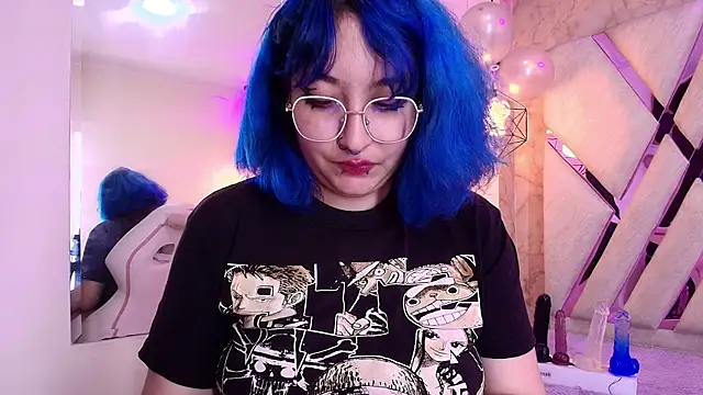 Lilith_curvy