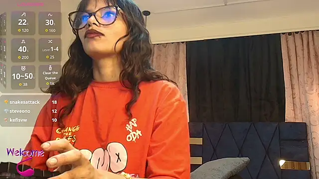 Mia_Holly__