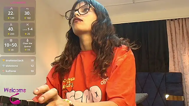 Mia_Holly__