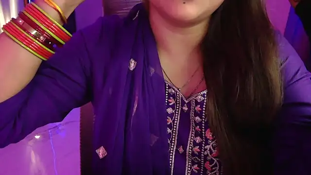 Mitikaa live cam screenshot female from India on Bagaboante — Live Sex Chat & Cams