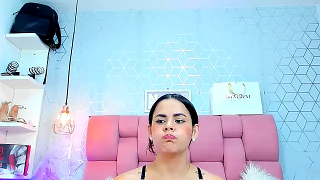 zoebraham - Zoebraham's free webcam