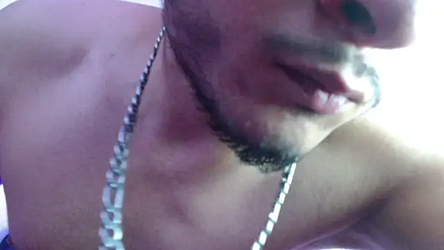 Noha_Lux live cam screenshot male on CUM.show – Splashy Live Cam Performances