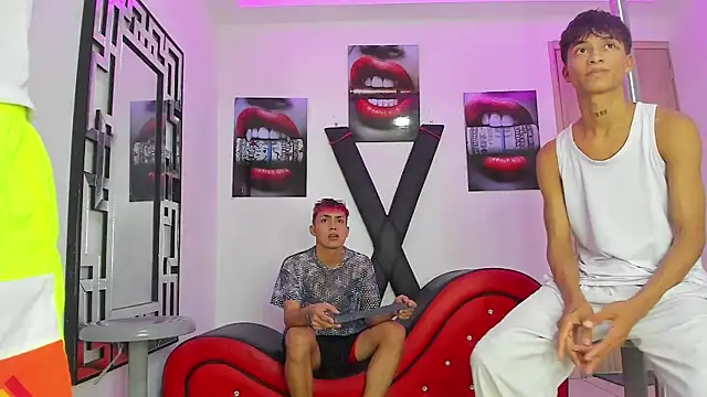 empire_boys1 - EMPIRE_BOYS1's free webcam
