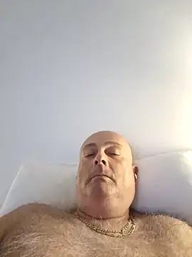 Alexis_Bull