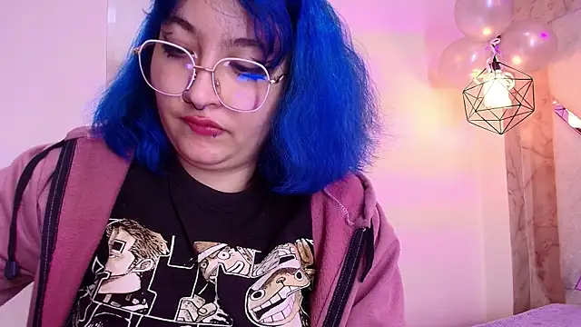 Lilith_curvy