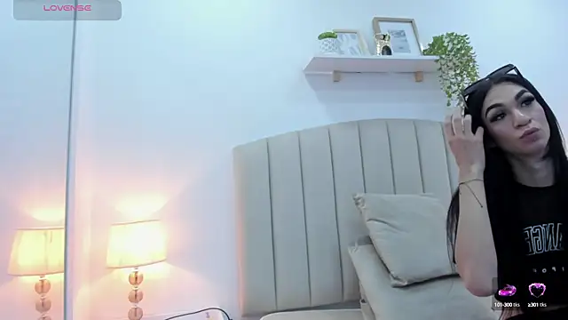 mia_thompson_19 - Mia_thompson_19's free webcam