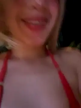 SweetBunnyGF's Stripchat show and profile