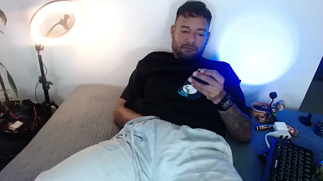 Orlando_horny