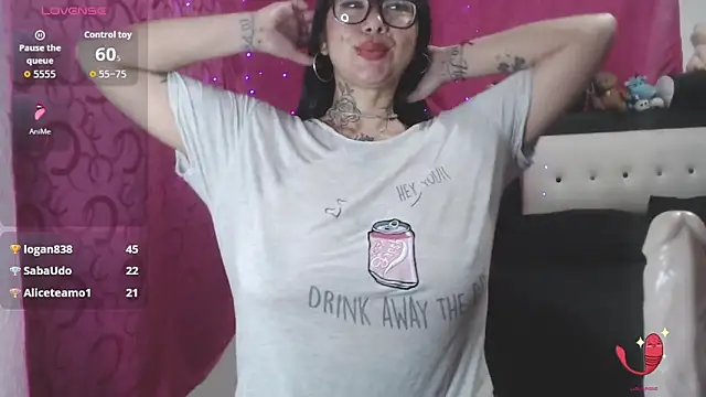 Saloome- webcam stripchat model stream image