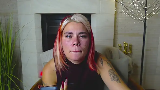 Naughty_kittyy1