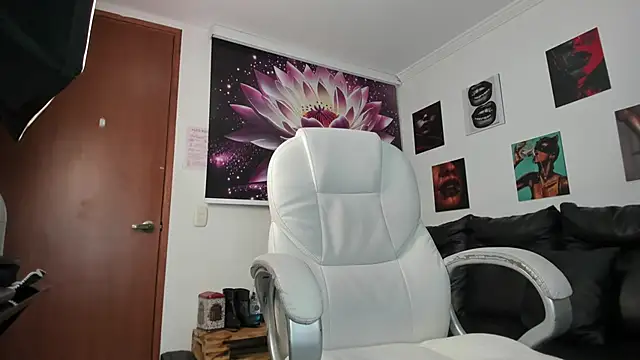 lycoris_19 - Lycoris_19's free webcam - UK Sex Cams