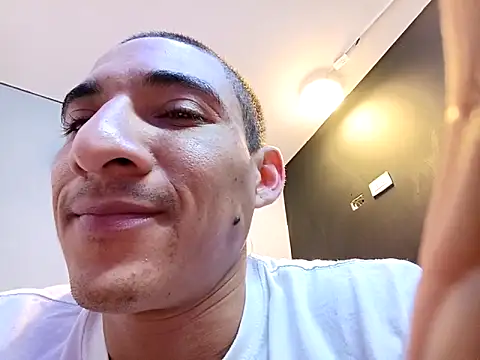 jhonny_thes28 - Jhonny_thes28's free webcam