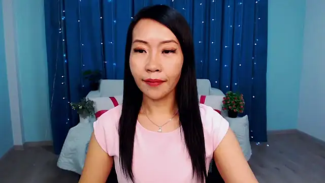 liapak - LiaPak's free webcam - UK Sex Cams