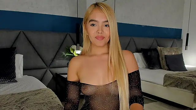 Mia_Roswell