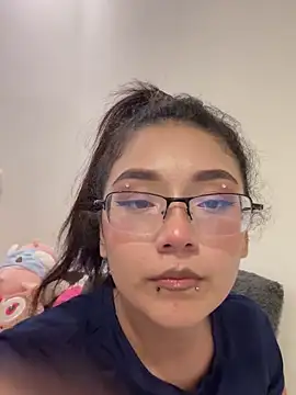 chikinela - Chikinela's free webcam