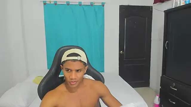 corzoethan - Corzoethan's free webcam - UK Sex Cams