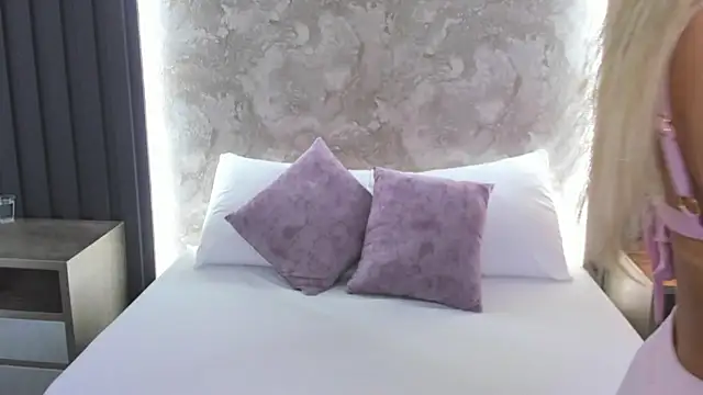 saliha_pinky - Saliha_pinky's free webcam - UK Sex Cams