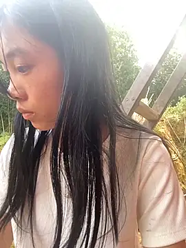 LylyOx9 on StripChat