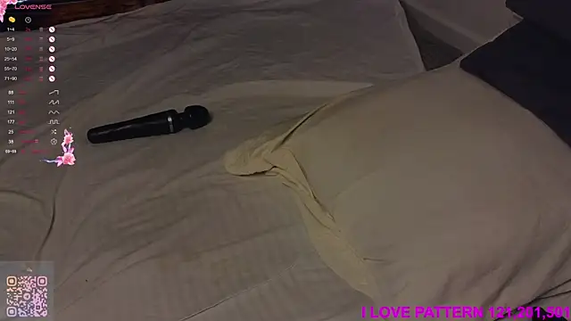 Hollara_Bangg