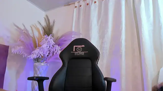 Shinedark_tay1