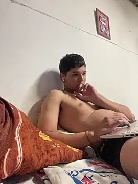 robinlenoxx - RobinLenoxx's free webcam - UK Sex Cams