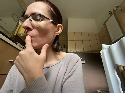 Milky_hairy_mommy