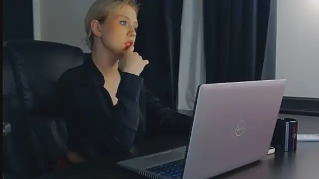  CaitlinSugar chat room