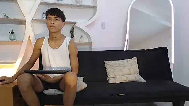BEAUTY_BOYS1