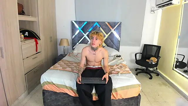lily_and_wan (G teen) - show dancing with my boyfriend