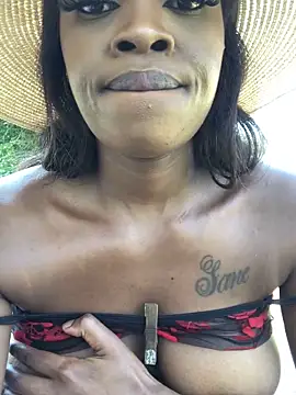 LuciousLips96