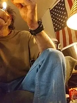 robert0516 - ROBERT0516's free webcam