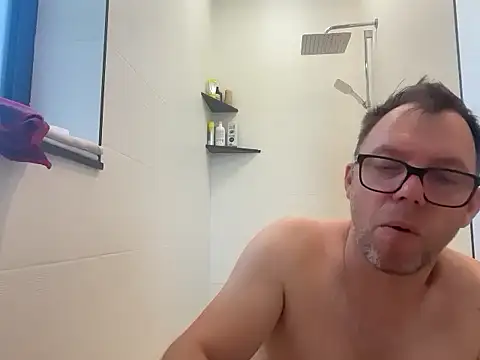 xmnbx77 - Xmnbx77's free webcam