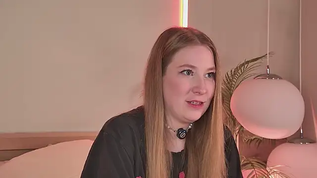 miaeuphoria_ - MiaEuphoria_'s free webcam