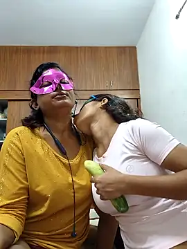 your_chandni04 - Your_chandni04's free webcam