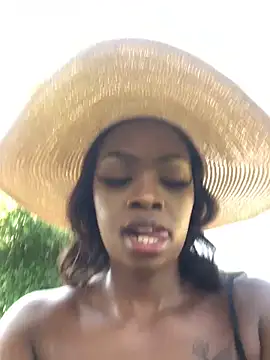 LuciousLips96