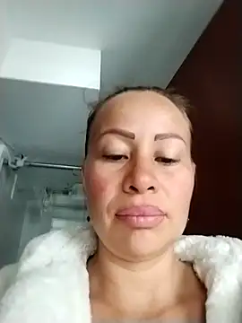 laracaliente - LaraCaliente's free webcam