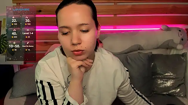 Laura_Ellinss