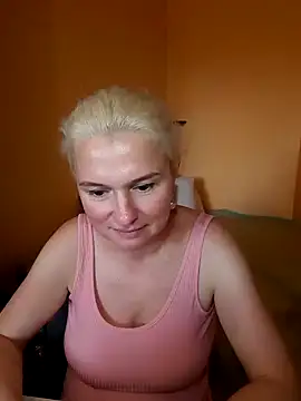 becky_sweety (F milf) - suck fingers