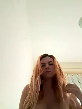 Yourfoxy05 Live Webcam on Stripchat