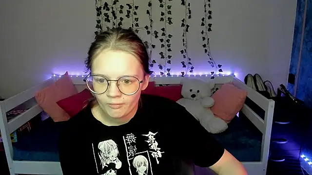 shy_elina01