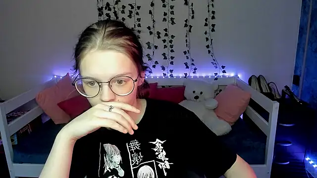 shy_elina01