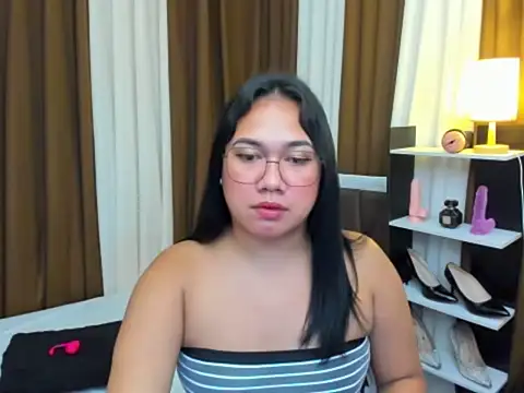 tsuncutkaren - TsUncutKaren's free webcam - UK Sex Cams