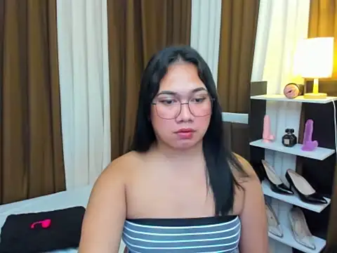 tsuncutkaren - TsUncutKaren's free webcam