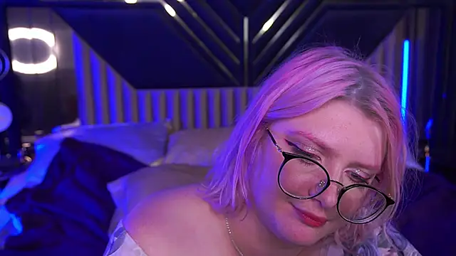 cooltatis (F young) - Boobs Tease