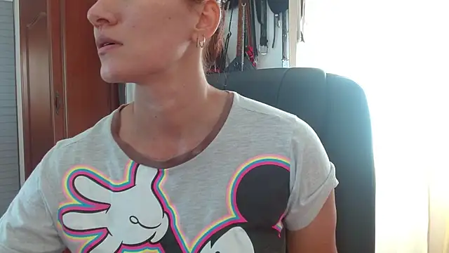 briggiteskyangels (F milf) - SALIVA SHOW