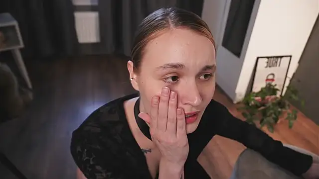 lisa_schiele (F young) - Ahegao & drool