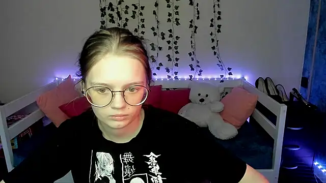 shy_elina01