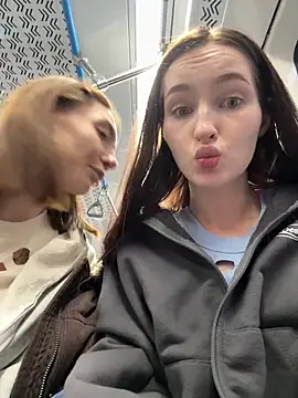 SnappyHappy's Stripchat show and profile